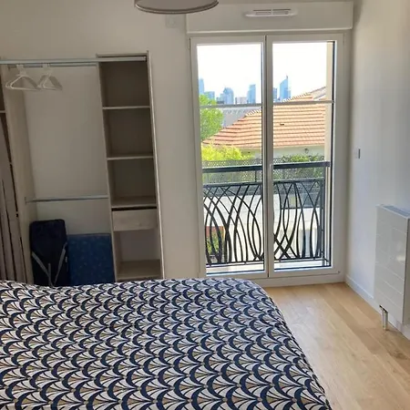 Apartament Very And Quiet 38 M In With Parking *